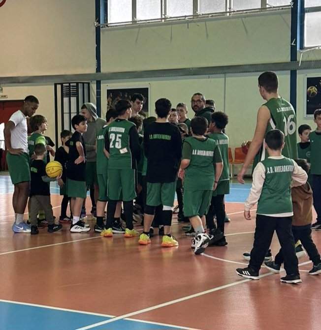 Ενας ”Ακούραστος εργάτης” των ανοικτών γηπέδων στην παρέα μας!